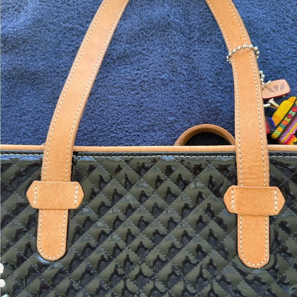 Consuela Playa Ezzy Tote with Consuela bag Charm included. Really good condition - Picture 15 of 16